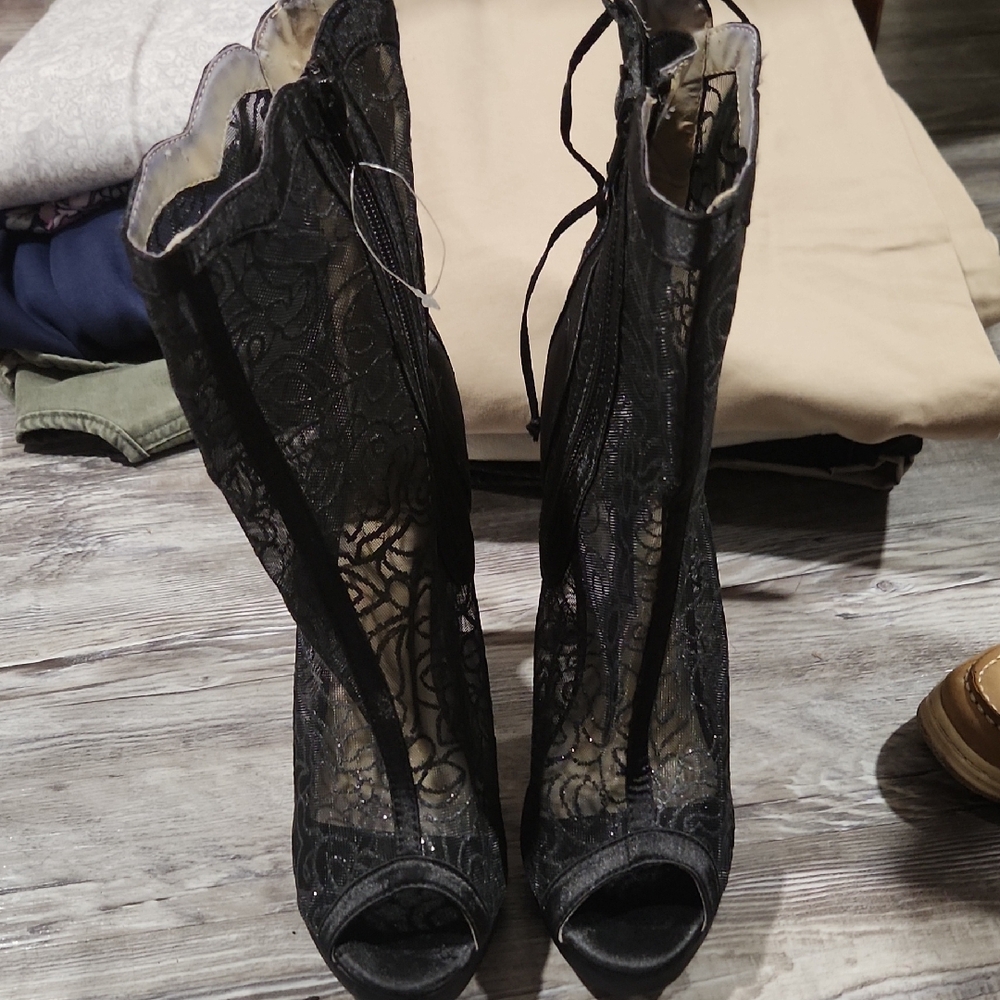Charles Albert Black Lace Heeled Boots